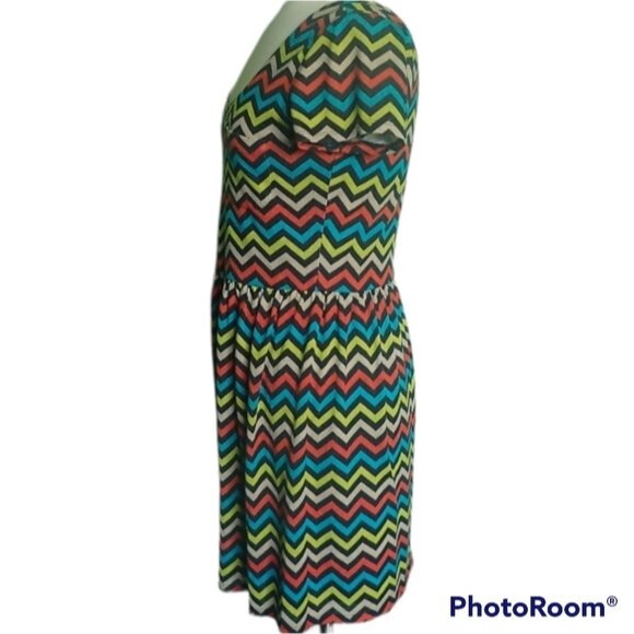 AUW - Colorful Chevron Dress With Pocket - Picture 6 of 8